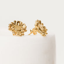 Load image into Gallery viewer, Sheinelle Jones earrings TODAY SHOW botanical earrings made from real plants flower botanical jewelry